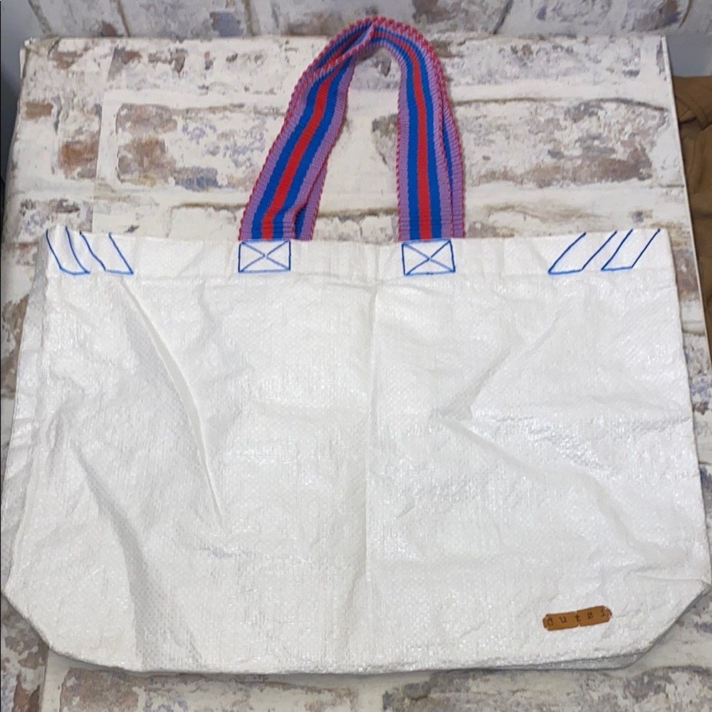 Dutzi White Raffia Tote with Colorful Strap